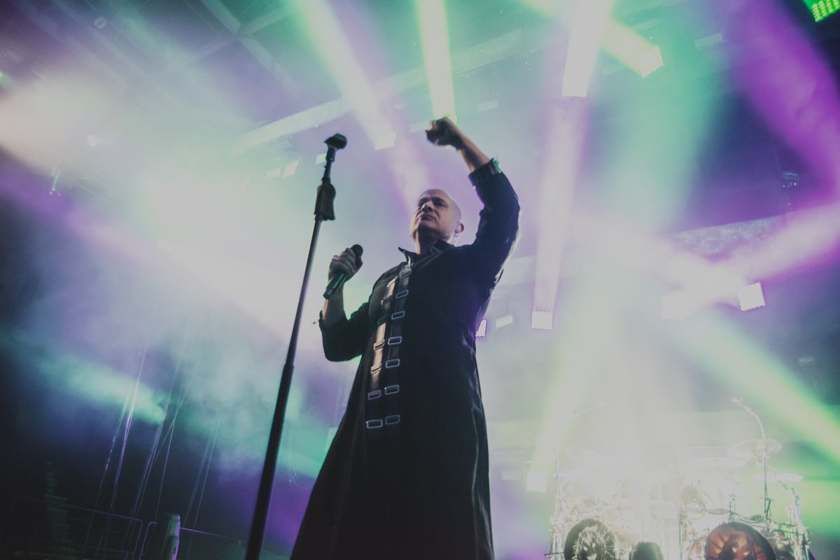 _paradoxvisuals's tweet photo. Some shots of @Disturbed last night in #Abbotsford for @CFOXvan https://t.co/Vjw7WdyQ98