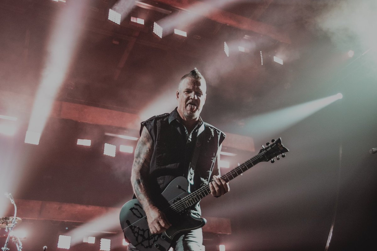_paradoxvisuals's tweet photo. Some shots of @Disturbed last night in #Abbotsford for @CFOXvan https://t.co/Vjw7WdyQ98