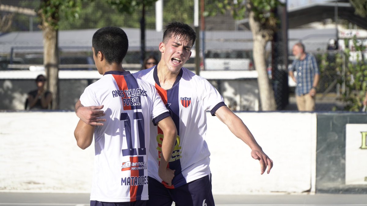 atscfutsal's tweet photo. #CopaDeBronce | #C20Azul 

📸 Algunas fotos del triunfo frente a Rivadavia por 8-3 de esta tarde

#SomosTalleres 
#SomosFamilia https://t.co/vvWcfOFIaN