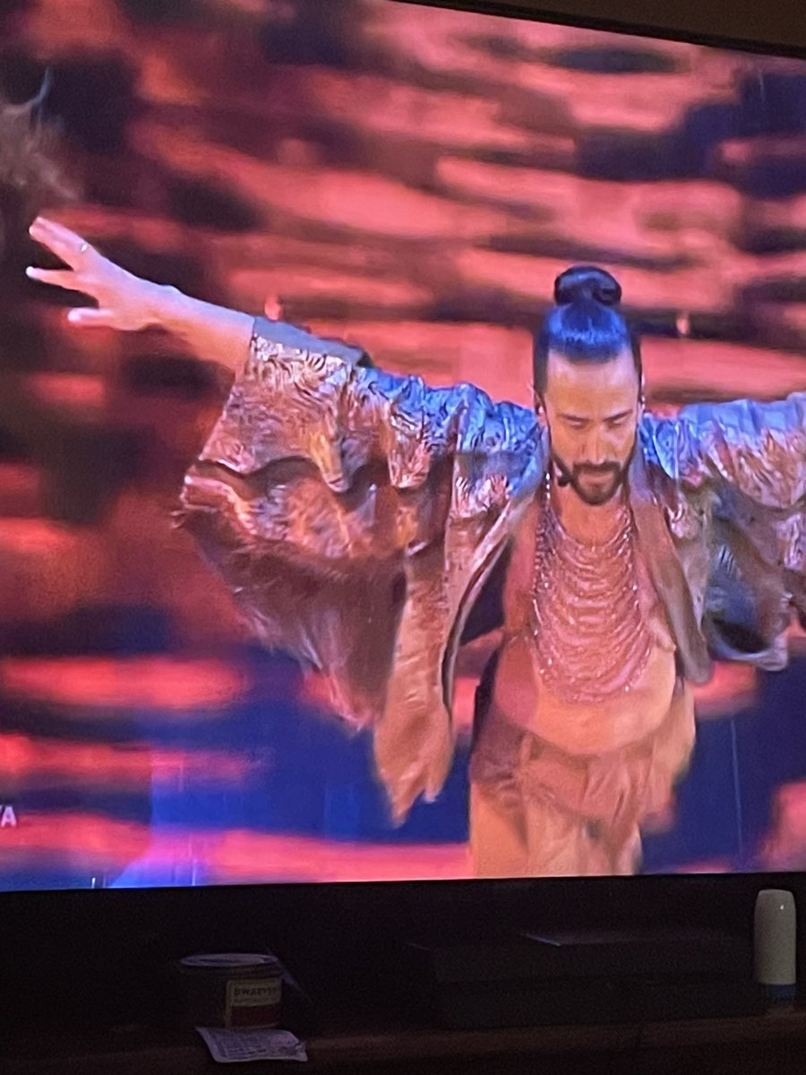 DisorderlyDlite's tweet photo. This guy would convince you to join a cult and ask you to call him The Love Father  #Eurovision https://t.co/ZzyGLbQ1JP