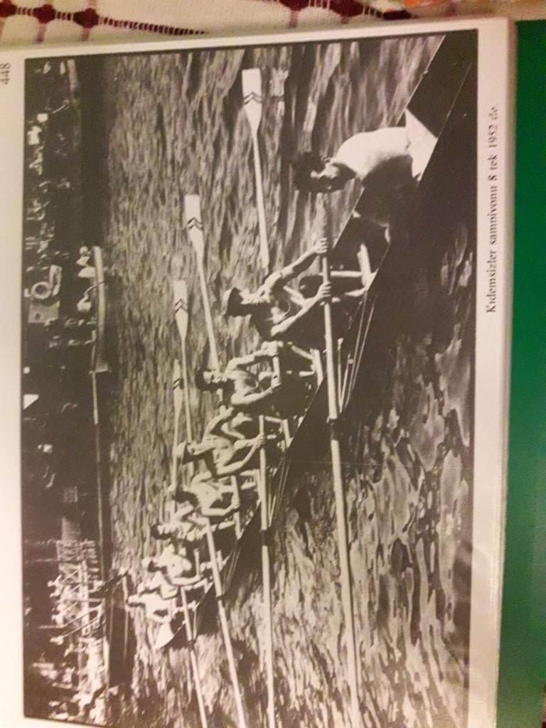 12/5/1953 tarihinde,yani70 sene önce rahmetli babam(baba Cumhur )8 tek Türkiye şampiyonu olan F. B kürek takımı ile ,bir Ferit abi sağ ömrü uzun olsun,tüm takıma rahmet diliyorum,mekanları cennet olsun.⁦<a href="/taskk_1980/">Türkiye Amatör Spor Kulüpleri Konfederasyonu🇹🇷</a>⁩ ⁦<a href="/FBKurekSubesi/">Fenerbahçe Kürek Şubesi</a>⁩ ⁦<a href="/TFF_Org/">TFF</a>⁩