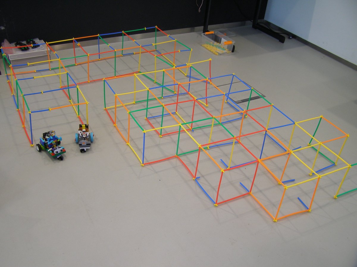 PinkyPepper_'s tweet photo. My daughter and I had a lot of fun at the @MakerFaireDelft today, showcasing lots of examples of how to be creative with code and Lego. 

#Lego #microbit #geekservos #conductivetape https://t.co/9LMPIa06Wi