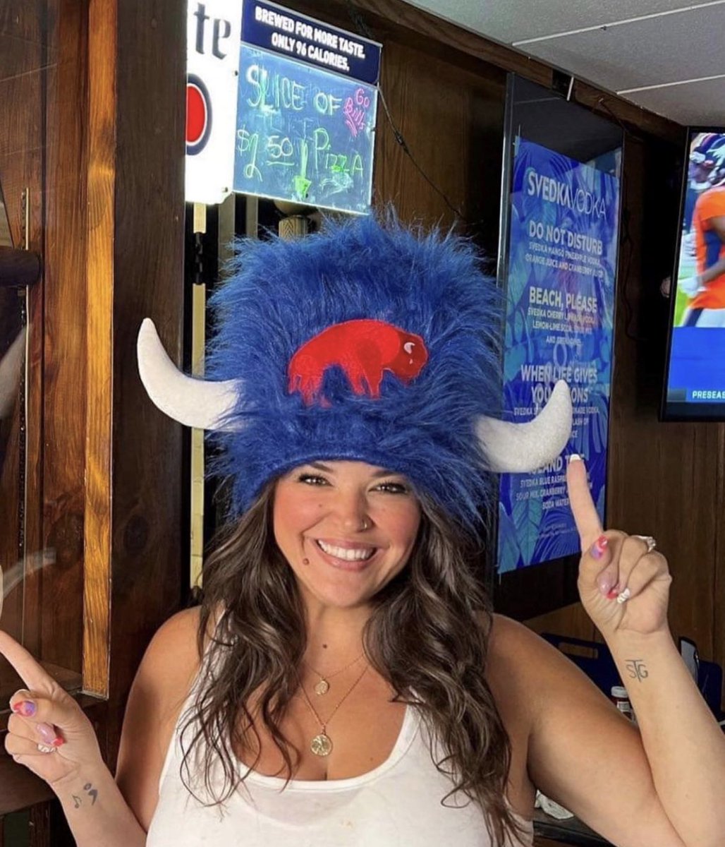 🚨 Giveaway Alert 🚨

Hey Bills Mafia!  I’m teaming up with The Official Water Buffalo Club 716 to give away this classic Water Buffalo Hat to one Bills fan.
 
All you have to do is:

1. Follow <a href="/WBC716/">The Official Water Buffalo Club 716</a>
2. Like/Retweet this Tweet 
 
Winner announced this Wednesday.
 
#BillsMafia
