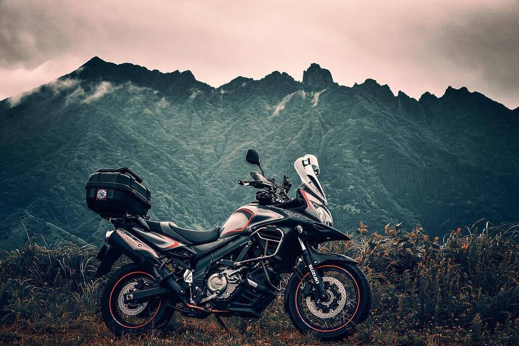 DL650XT's tweet photo. 阿蘇 根子岳
⠀
#kumamoto #mountaso⠀
#motorcycle #motorbike 
#vstrom650 #dl650 
#suzukimotorcycle 
#stromtrooper 
#explorejapan ⠀
#スズキのバイク 
#阿蘇 #根子岳⠀#ツーリング #オートバイ⠀
#バイク 
#私の中の小さな世界 ⠀
#rx100m2⠀ https://t.co/Vqkbr1ksTB https://t.co/B5YcRn66jz