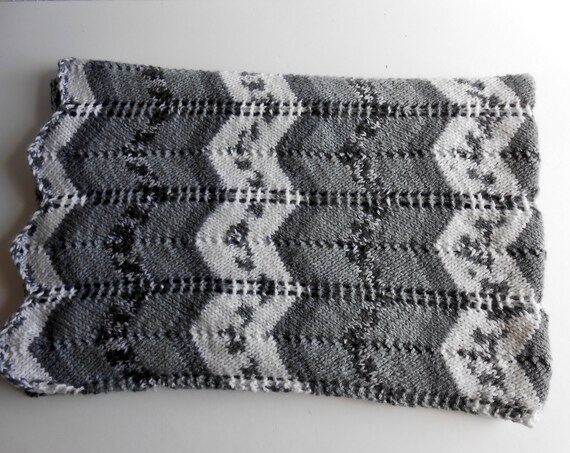 Walsh11Della's tweet photo. On Sale. Hand Knitted https://t.co/rm0w9c045g via @EtsySocial #etsymntt #etsysocial #newmompresent #greybabyquilt https://t.co/5U4CsvQqYa