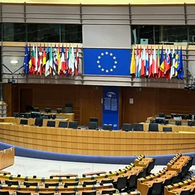 Le lycée Erik Satie fête le jour d'après. Le 9 mai, gloire à l'Europe avec des discours des Pères Fondateurs façon slam et des quizz sur les hymnes. Bravo à Jessy Perrière-Moreau pour sa verve !!!