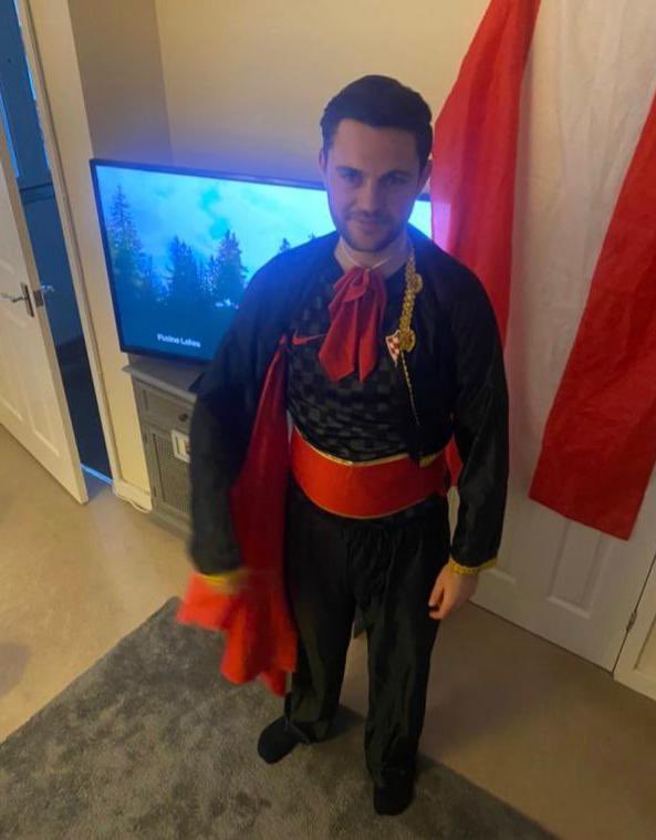 JHazell1994's tweet photo. Nice to see a fellow brother out there #EUROVISION #moldova #lil https://t.co/Iqta4ZvJnE