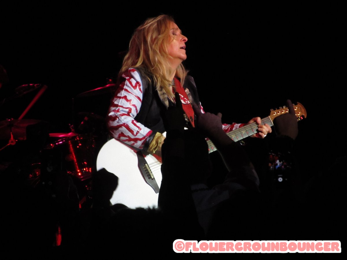 2018.12.01 Melissa Etheridge © flowercrownbouncer

#MelissaEtheridge #HolidayShow @metheridge