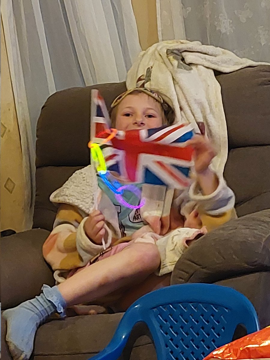 Toria_ratcliffe's tweet photo. @bbceurovision Glow sticks ✅️
Union Jack's
Pyjamas✅️
Food✅️
We are all ready https://t.co/MuFmUntoi5