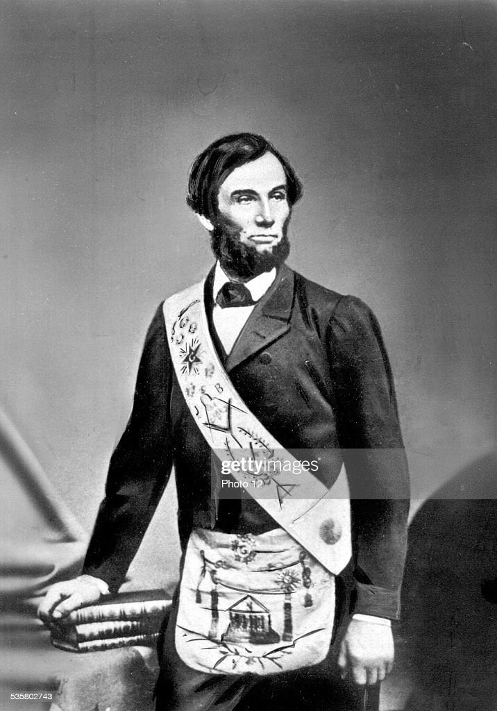 BookOfRevelatio's tweet photo. Abraham Lincoln was a Freemason don’t let anyone fool you..so was George Washington.. so was JFK and so is Trump… stop being fooled by the masons..🩸 lines rule the world and  satan is the god of this world and has you deceived put your faith in God before it’s to late!!! 🙏🙏 https://t.co/3F1BUIKUUE