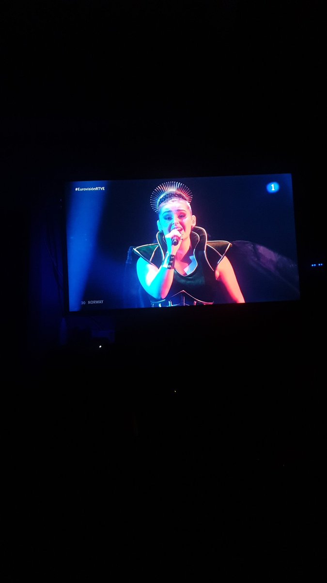 JulianSol5's tweet photo. #EurovisionRTVE tiene fuerza... https://t.co/9cYhJdJgYW
