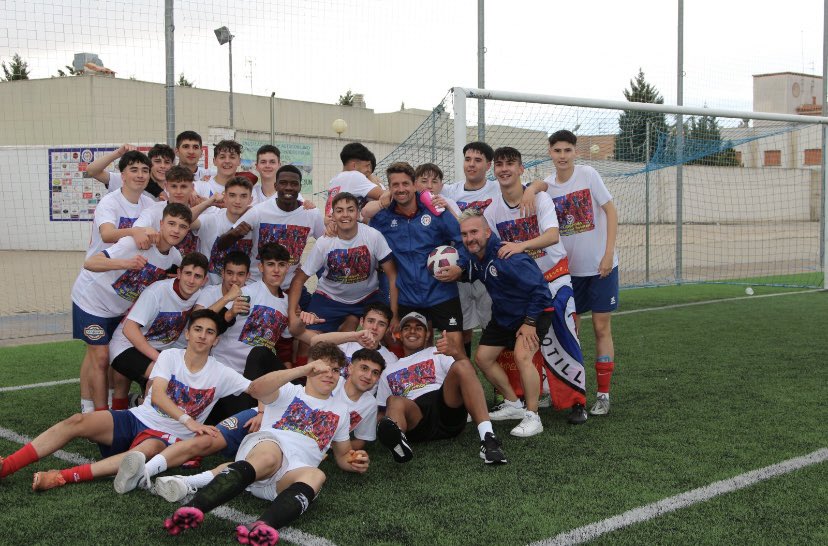 ppmotilla's tweet photo. 🏆¡¡ENHORABUENA CAMPEONES!! 🏆

Todos los motillanos nos sentimos muy orgullosos de este ascenso. 👏🏼👏🏼

¡¡¡Gracias por vuestro esfuerzo, trabajo y constancia!!! ❤️💙

#MotillaCreceConTodos #EntreTodos #SomosDePreferente https://t.co/VGqsggddda