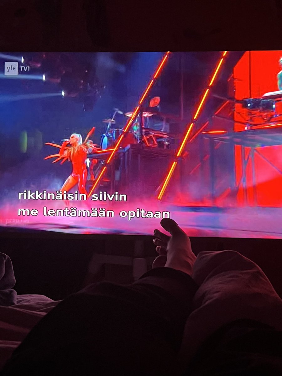 vähän niinku 69eyes ennen äänenmurrosta