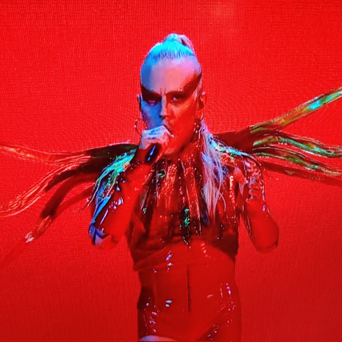 Aalek's tweet photo. #Eurovison 
When you think you saw wrong Ziggy Stardust. https://t.co/7f4I9eMRjH