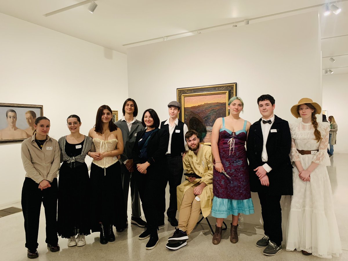 RiehlHelene's tweet photo. Comme à l’époque ! Une expérience impressionniste @LaNuitAuMusee grâce à l’organisation @MUnterlinden et @XavierGaschy Vive les #artsplastiques et la performance des élèves #lyceeblaisepascal Colmar réalisée ce soir, le public a rencontré artistes et modèles vivants ! 1800visites https://t.co/REdNBONNpQ