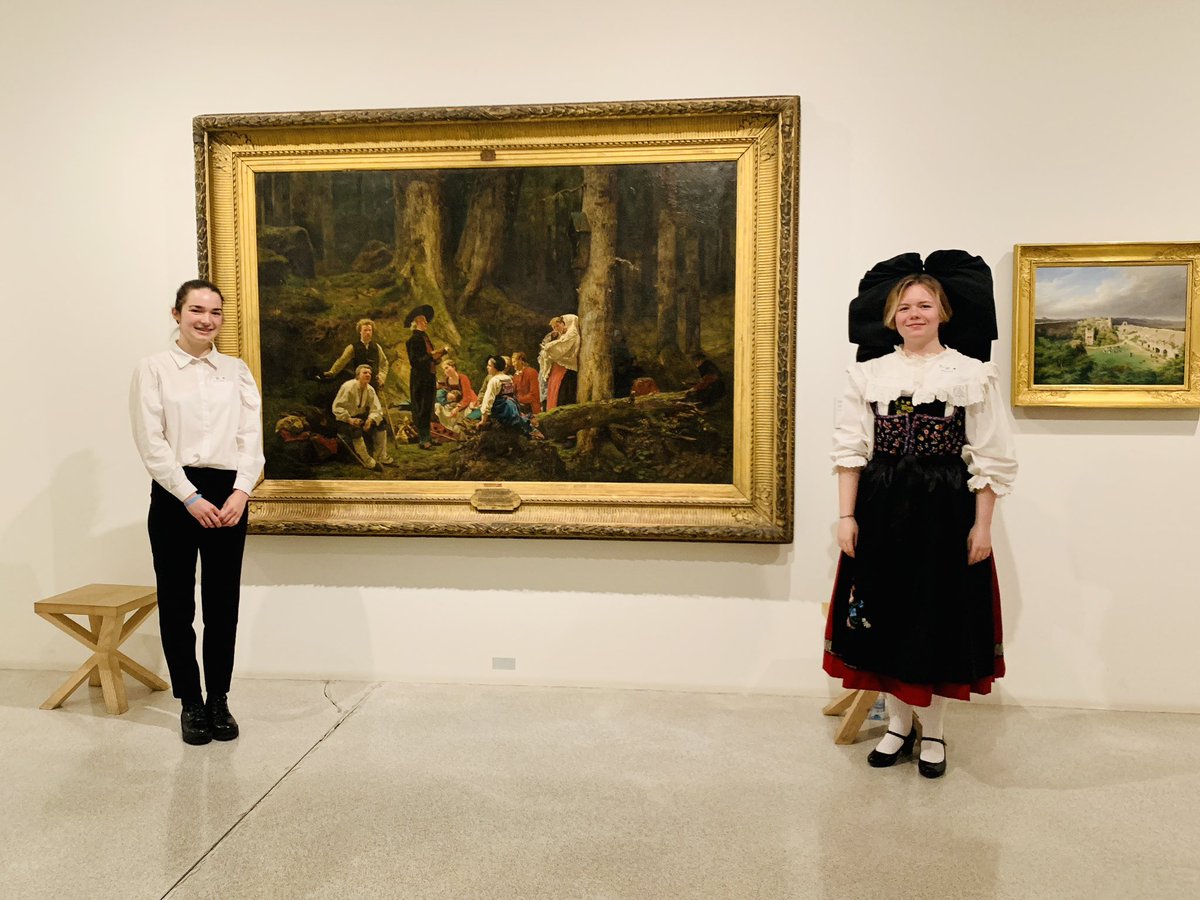 RiehlHelene's tweet photo. Comme à l’époque ! Une expérience impressionniste @LaNuitAuMusee grâce à l’organisation @MUnterlinden et @XavierGaschy Vive les #artsplastiques et la performance des élèves #lyceeblaisepascal Colmar réalisée ce soir, le public a rencontré artistes et modèles vivants ! 1800visites https://t.co/REdNBONNpQ