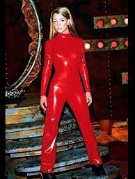 IroScandali's tweet photo. Διασταύρωση Πέγκυ Καρρά και Britney Spears #eurovisiongr https://t.co/6e0choRSR3