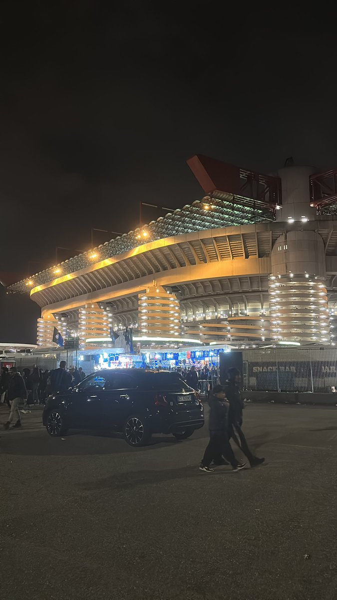Fra8882's tweet photo. Aaaaaaaaaaaa
3 punti che pesano una tonnellata
Ormai, a #sansiro, sono una garanzia 😁
#forzainter #amala #iminter #lukaku #lautaro
#intersassuolo #seriea #serietim https://t.co/BFmBPJInnu