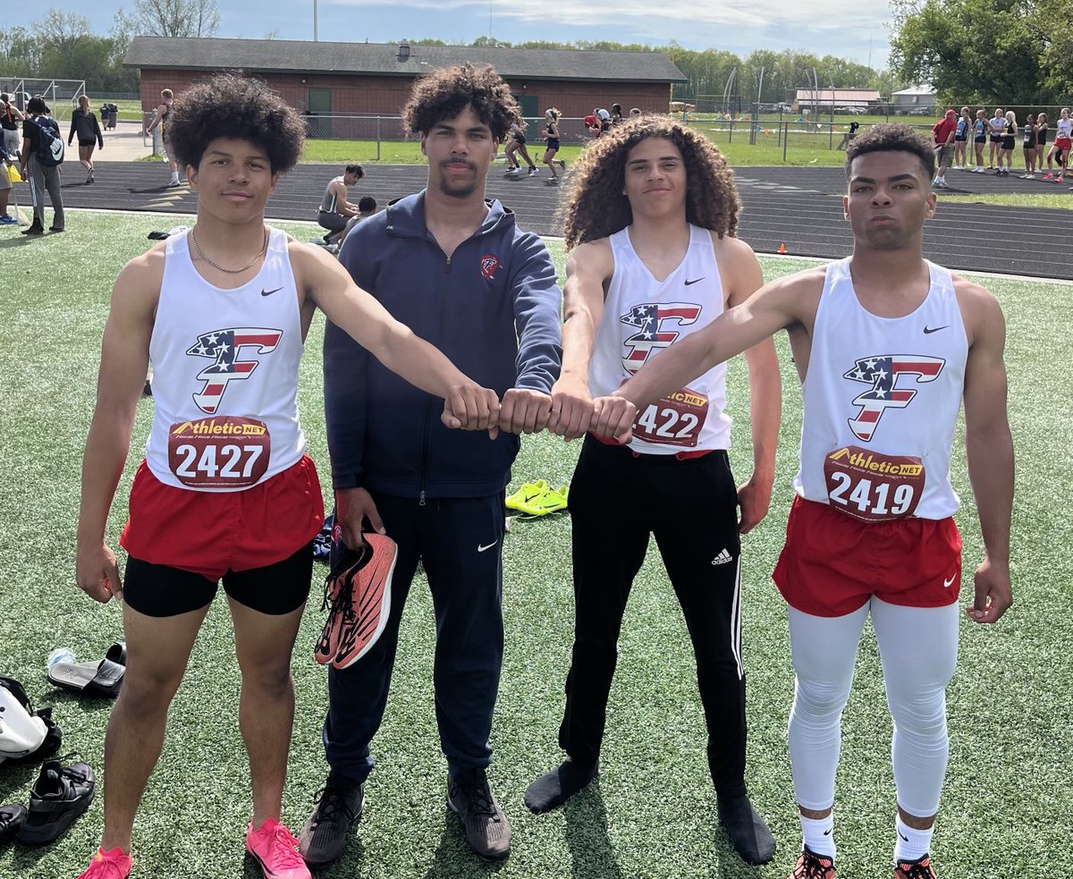 CoachMoran31's tweet photo. All conference 4x1 with a late substitution and we didn’t miss a beat! Very Proud!!! #speedkills ⁦@CoachVoss⁩ ⁦@FranklinFootbal⁩ ⁦@FranklinMADE_AD⁩ ⁦@fhspatriots⁩ ⁦@DomanicLemon⁩ ⁦@JonJasionowski2⁩ ⁦@JaydenDotson7⁩ https://t.co/Dw4oAC2qQ7