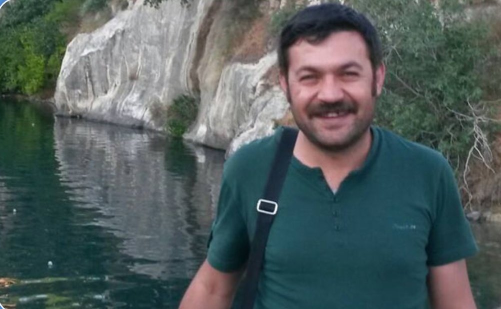 Şırnak'ın Cizre ilçesinde çatışma sırasında sokakta kalan bir yaralıya müdahale ederken öldürülen Sağlık ve Sosyal Hizmet Emekçileri Sendikası (SES) üyesi Abdülaziz Yural

#BuFotoğrafıDaUnutma