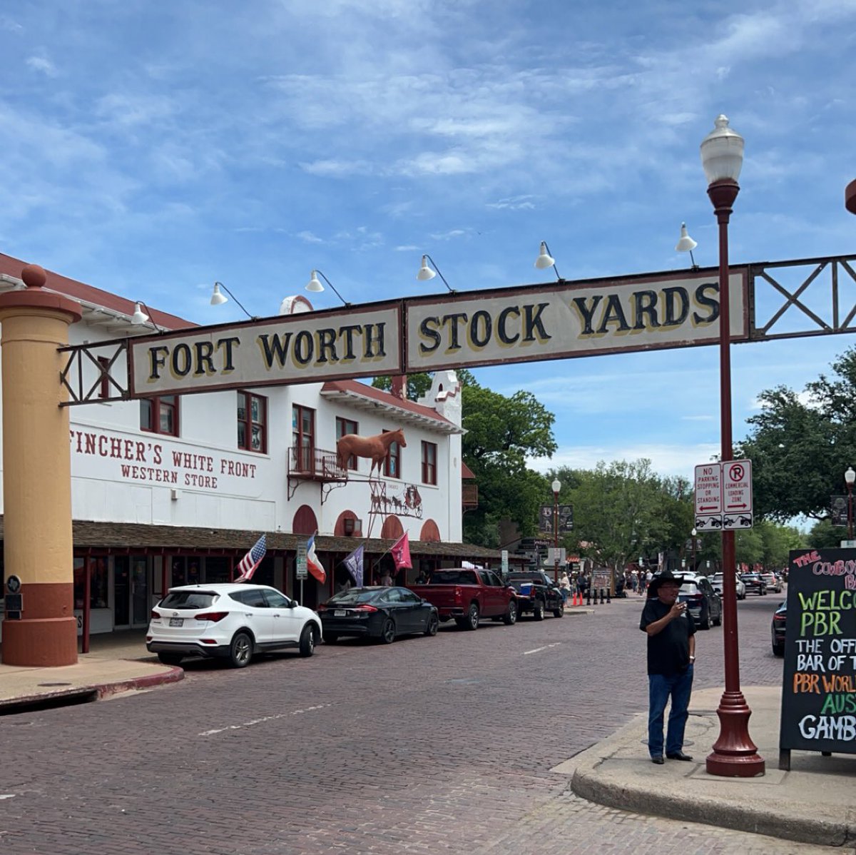Wrapped up #ASPHO2023 and now exploring Texas. Some BBQ and honky tonk coming up. 🤠🎶