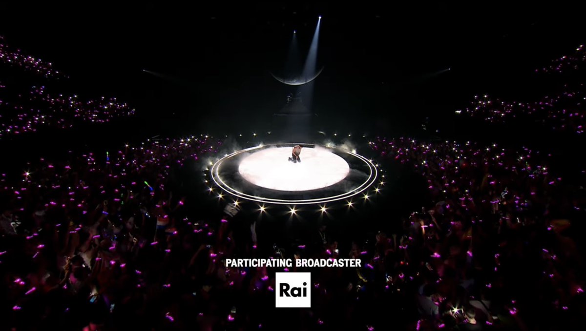 rinodg's tweet photo. Great Marco Mengoni! It’s an intensely touching performance! #ESC2023 #ESCita #marcomengoni #duevite 
 #Eurovision2023 https://t.co/CndZFZB2jI