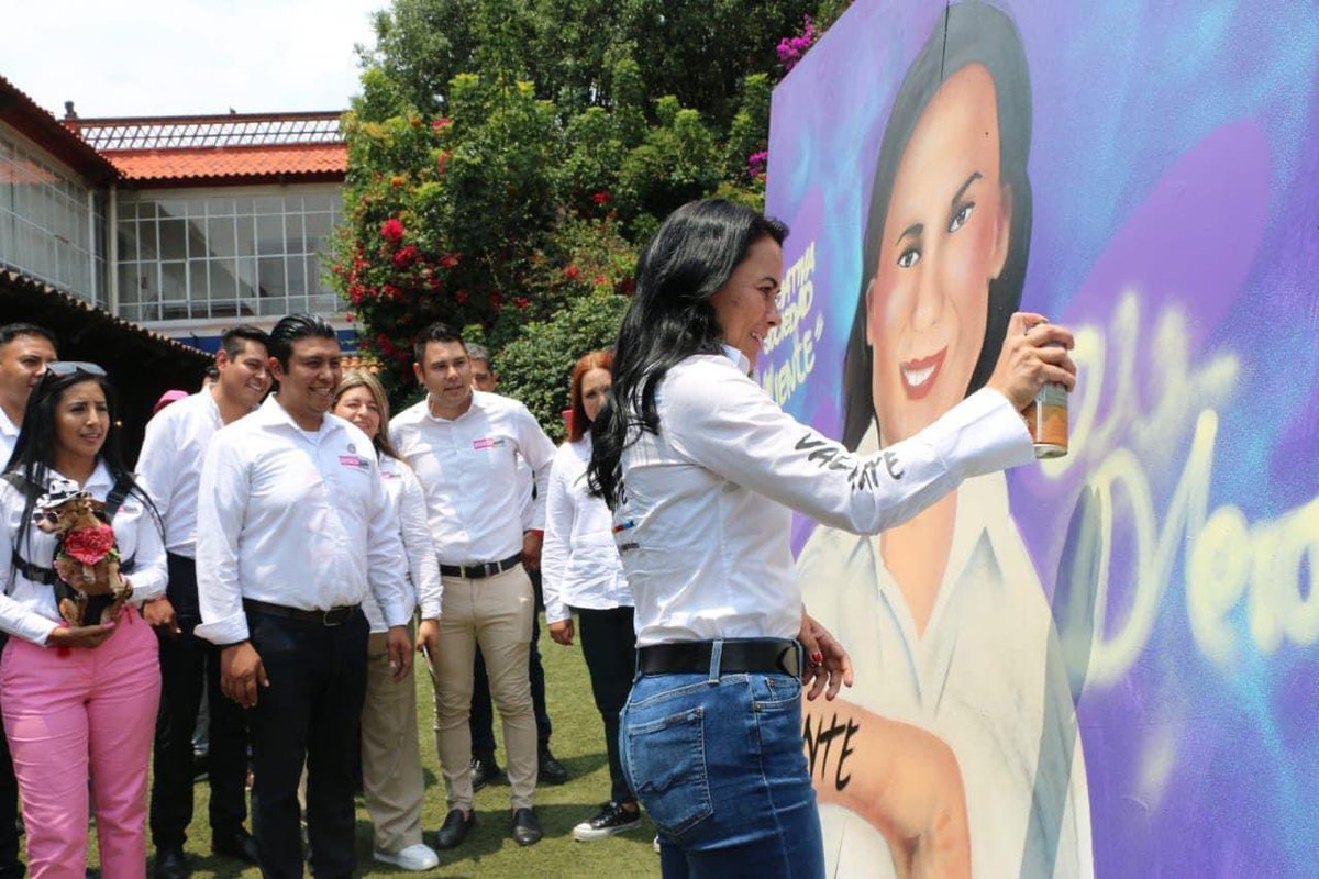 Alex León Balderas (@alexleonnn) on Twitter photo ¡Las OSC’s Entregamos el Reconocimiento como la Candidata de la Sociedad Civil a <a href="/AlejandraDMV/">Alejandra Del Moral</a> 🙌🏻👊🏻🫶🏻🇲🇽! Pedimos #AgendaCiudadanaAliancista 1. #LeydeFomentoOSC 2.#FondoSocial100MDP 3. #InstitutoMexiquenseOSC Este 4 de junio #VotAle “Hoy la oposición es ciudadana” <a href="/SocCivilMx/">Sociedad Civil México</a> ¡Las OSC’s Entregamos el Reconocimiento como la Candidata de la Sociedad Civil a <a href="/AlejandraDMV/">Alejandra Del Moral</a> 🙌🏻👊🏻🫶🏻🇲🇽! Pedimos #AgendaCiudadanaAliancista 1. #LeydeFomentoOSC 2.#FondoSocial100MDP 3. #InstitutoMexiquenseOSC Este 4 de junio #VotAle “Hoy la oposición es ciudadana” <a href="/SocCivilMx/">Sociedad Civil México</a>