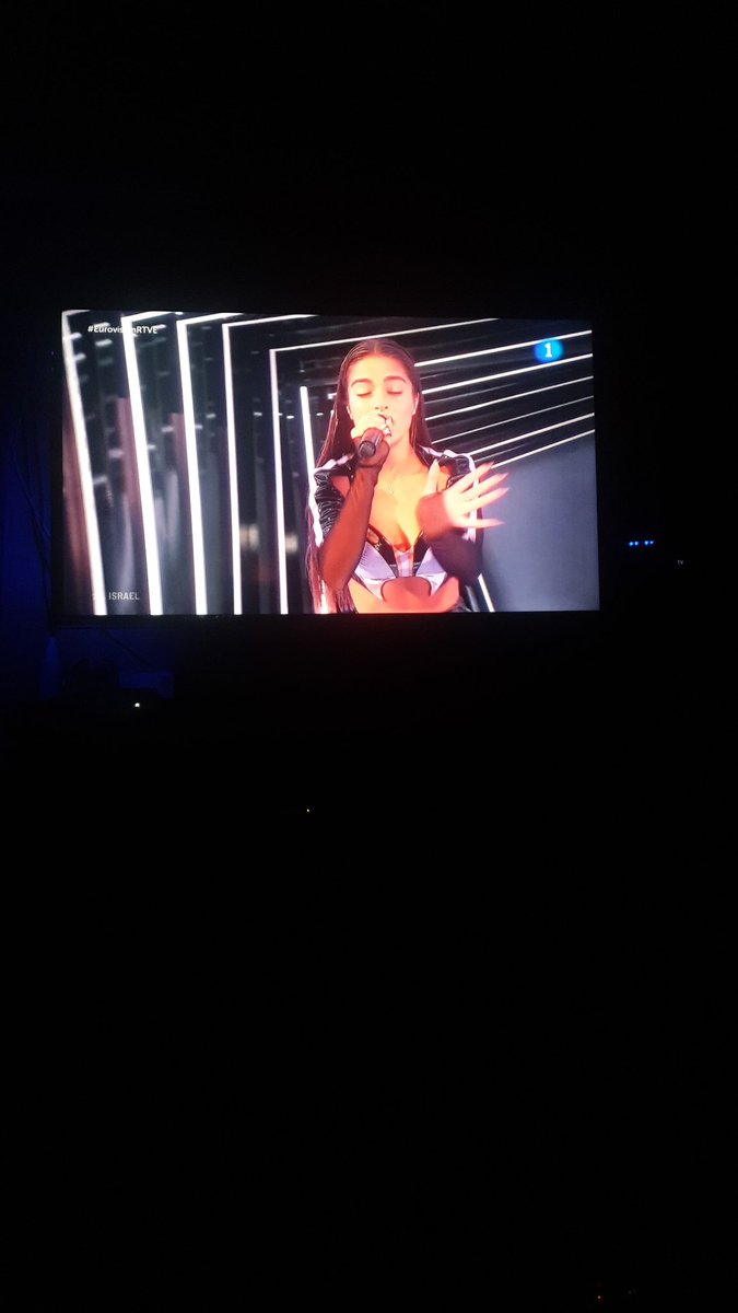 JulianSol5's tweet photo. #EurovisionRTVE ella reúne los requisitos: ritmo en inglés,  con puesta en escena currada...👍 https://t.co/6psNaZLMFM