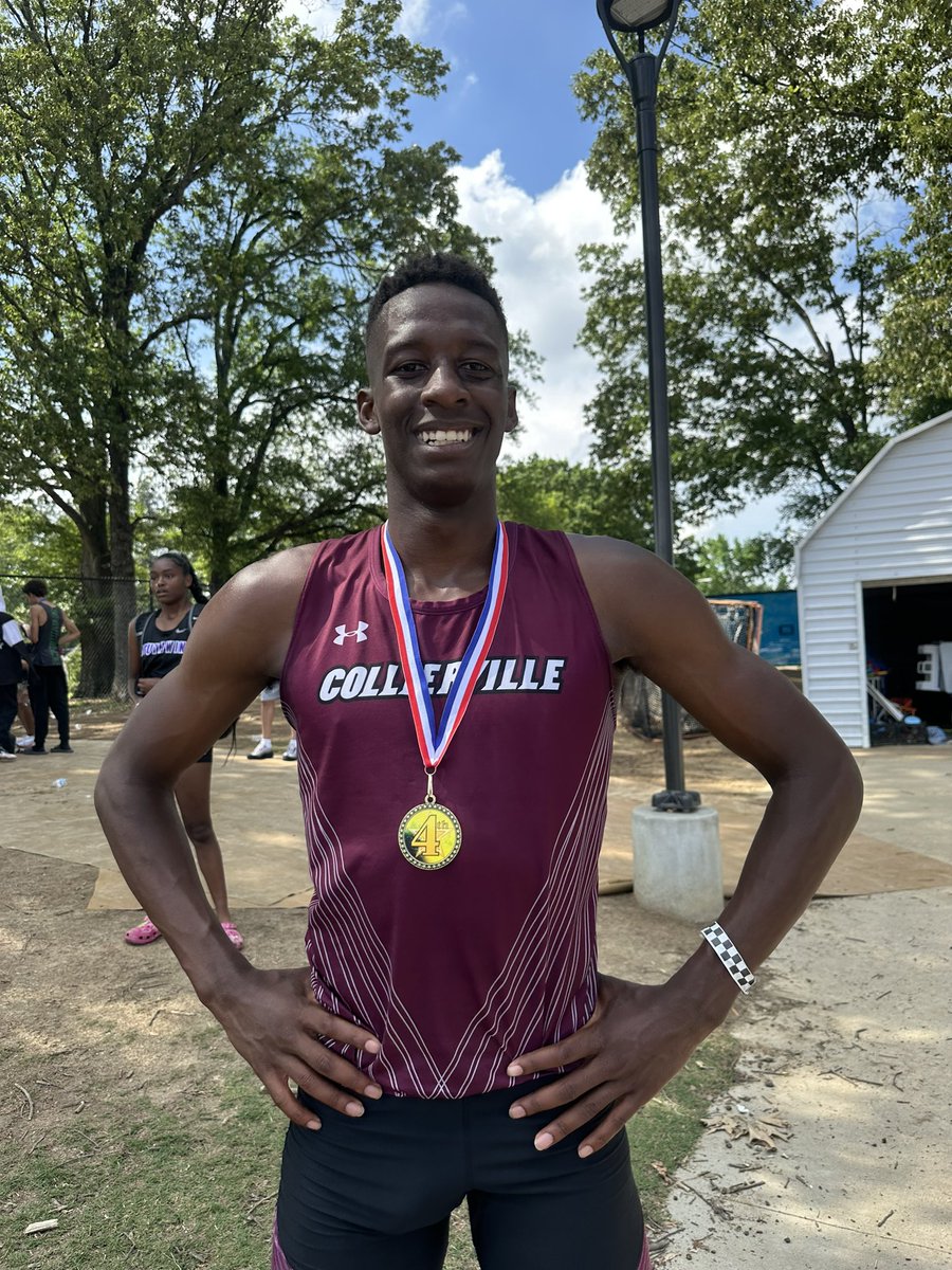 fast_track13's tweet photo. Kelvin Brown grabs the 4th spot and a New PR of 49.1 to punch his ticket to state in the 400m. @GoDragonsGo_ @CHS_DragonTrack https://t.co/heSysU3u5L
