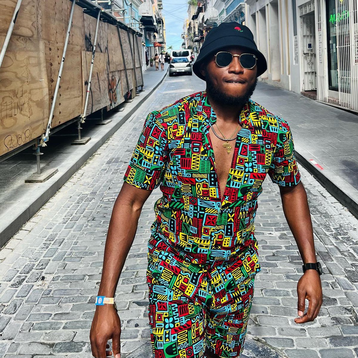 TimbuktuArts's tweet photo. 😎Feeling good, looking better. Happy weekend!
⛓️Bogolan Necklace
Stay Unique, Be Proud!
https://t.co/5Wb3nhrnVr
#timbuktuarts #african #afrowear #afrofashion #africa #africatotheworld #kente #africanprints #summeroutfit #puertorico #africanprintlovers #africanfashion #selflove https://t.co/DMyEWyCNyH