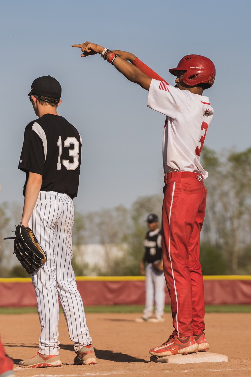 dawgbaseball15's tweet photo. Photos courtesy of @thatsbyrae of our double header against Atherton on Thursday. Give her a follow! https://t.co/KB7LwmxuMb