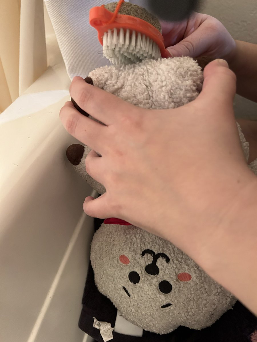 bdxjimin's tweet photo. of course you also can’t forget to scrub the rjussy 🥰🥰🥰 like mom always used to say, pussy tight pussy clean pussy fresh!! https://t.co/UHSMZmxkDf