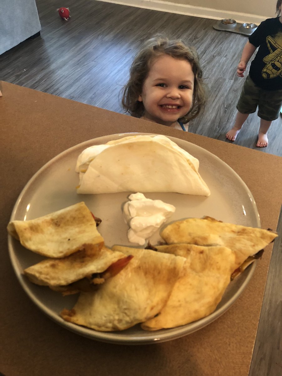 Decided to try some Egglife wraps tonight - they work great as tacos and unbelievable as a quesadilla.  Wife wanted red pepper in it so it’s not technically carnivore…but you can’t say no to a mom of 3 on Mother’s Day weekend 😂.  Bonus photobomb by my 3 year old daughter lol!…