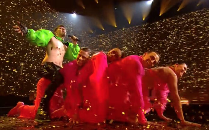 OllieSamuels's tweet photo. This year’s #Eurovision out of context: https://t.co/BjyuzHJSk1