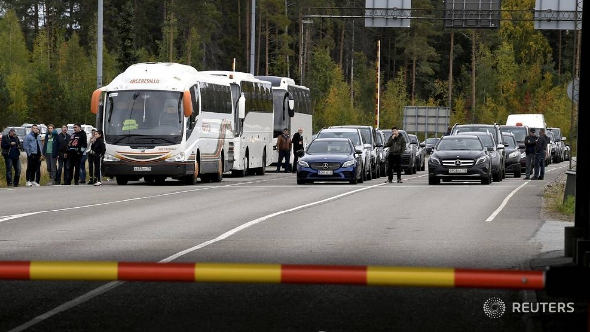 Russian border guards began to annul visas for those Finnish residents who come to Russia to refuel their vehicles and buy food, the Helsingin Sanomat newspaper reported: bit.ly/42PuBnM