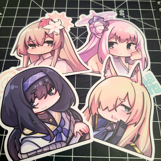Hey Senseis!  New Blue Archive vinyl stickers are available now @ …先生方、お待たせしました。 新しいブルーアーカイブのビニールステッカーが発売されました!@ …