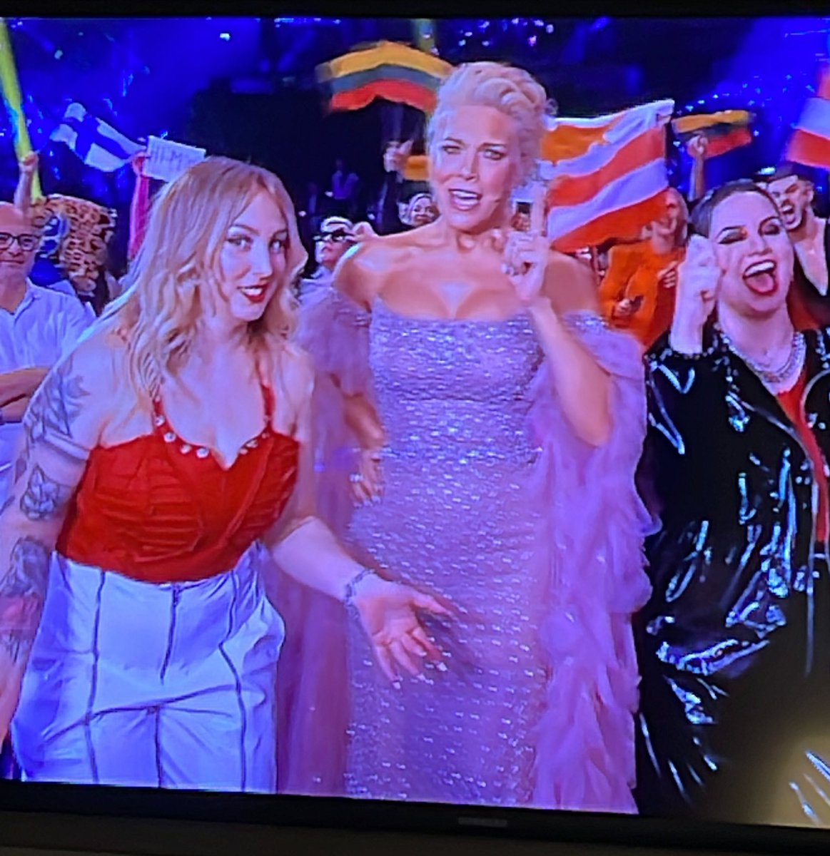 robintoao's tweet photo. Olivia Jones moderiert! #Eurovision2023 #ESC2023 https://t.co/gtlQiEZ73G