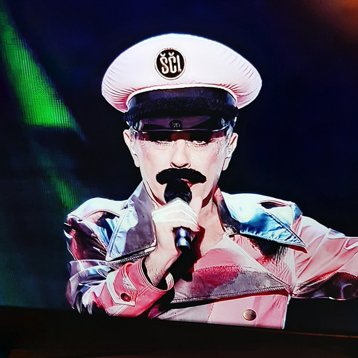 cinty899's tweet photo. Abandonen el barco,mujeres y niños primero. #Eurovision2023 https://t.co/HOwwUqkIss