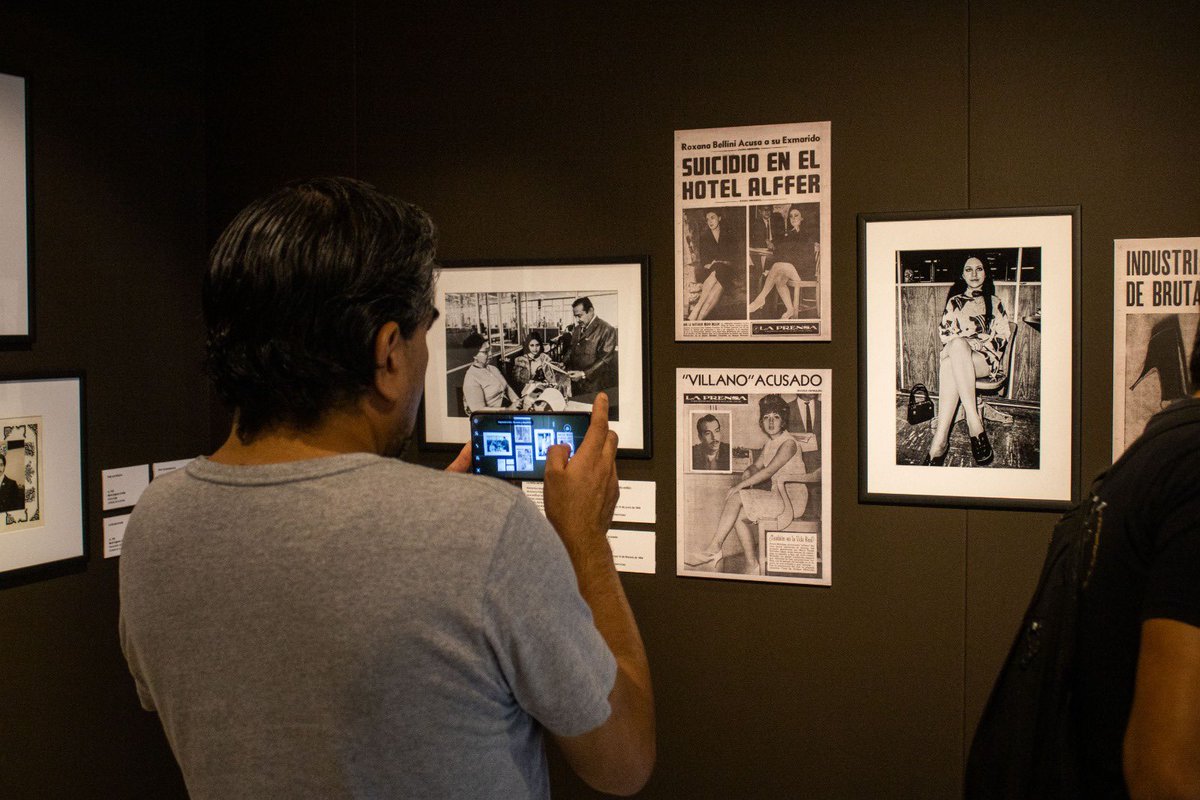 CC_LosPinos's tweet photo. Hoy se inauguró “El Ojo Infinito de Enrique #Metinides”, una exposición con material inédito y memorabilia que nos acerca más a la mirada de este gran fotógrafo mexicano.
La @culturamx te invita a visitarla de martes a domingo a partir de las 11 h
#EntradaLibre https://t.co/Wo7P4erF3b