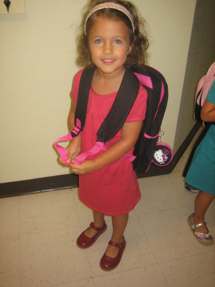 jacktherisner's tweet image. Taking my girls to class...first day of Pre-K. 

Taking my girls to class...last day of Senior Year. 

Couldn't be prouder of who they've become.