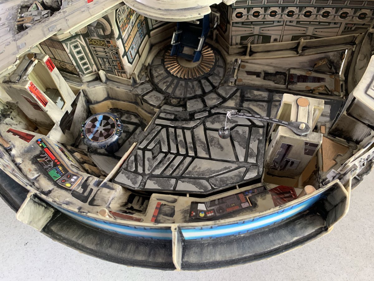 croctopusart's tweet image. The other falcon I did awhile ago. #starwars #milleniumfalcon