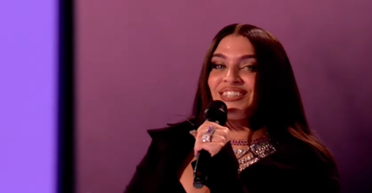 aussievisionnet's tweet photo. What I was worried about with Mae Muller from rehearsals is that she has looked *stressed* all week.

No such issues tonight: she was having a whale of time, and I did too! The UK has done such a wonderful job this year - hopefully it pays off!

#sbseurovision #eurovision2023 https://t.co/kGxtnQ8Zpd