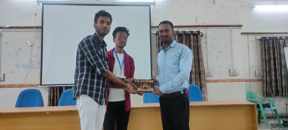 BHU_Connect's tweet photo. Successfully Conducted a 2 Days Workshop on "Financial Education and Share Market" https://t.co/Qm4uGQrCTG