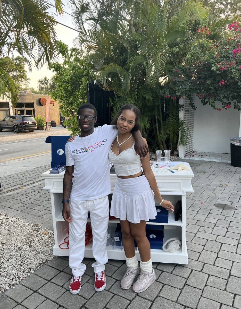 It’s the smiles and the vibes ✨😍

Dante and Tammy getting ready for our guests 🤗

Support youth leadership: fanmsaj.networkforgood.com/projects/16579…

#fanmsaj5