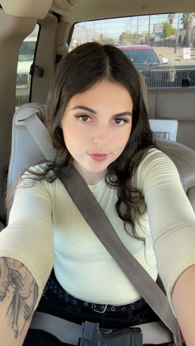 katanak2002's tweet photo. Gonna be serving at Venom Club here in Tucson!! 10-2 tonight, come check it out!! :) #nsfwt #onlyfans #tucson https://t.co/xHKmXaOiya