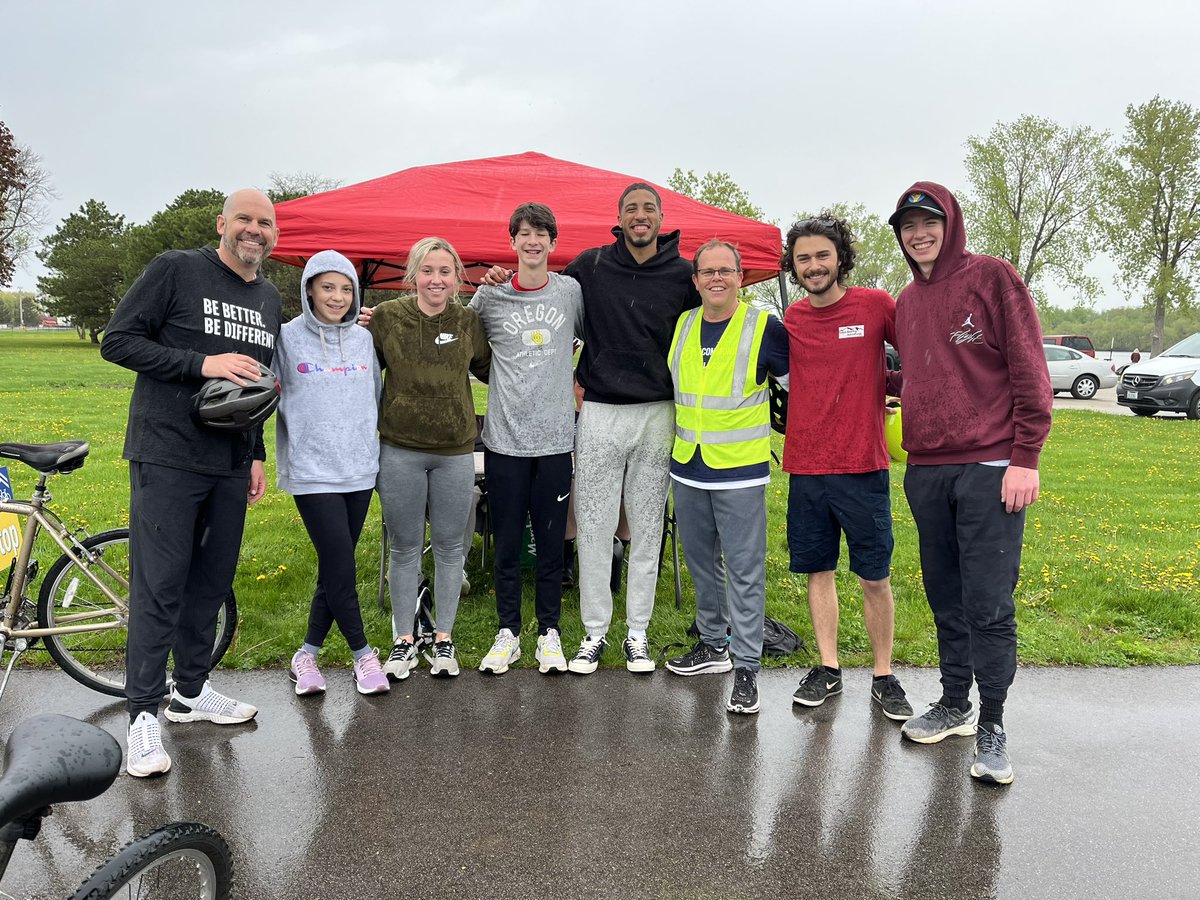 leib_rick's tweet image. What I 💚 about #communitybasedlearning is that it brings teachers, current students, alum & future students together! THX @BikeOshkosh, @emma_leib, @CoachBradWeber @TyHaliburton22, @BryceButzlaff1, @DcUruguayo for making my Saturday AWESOME!