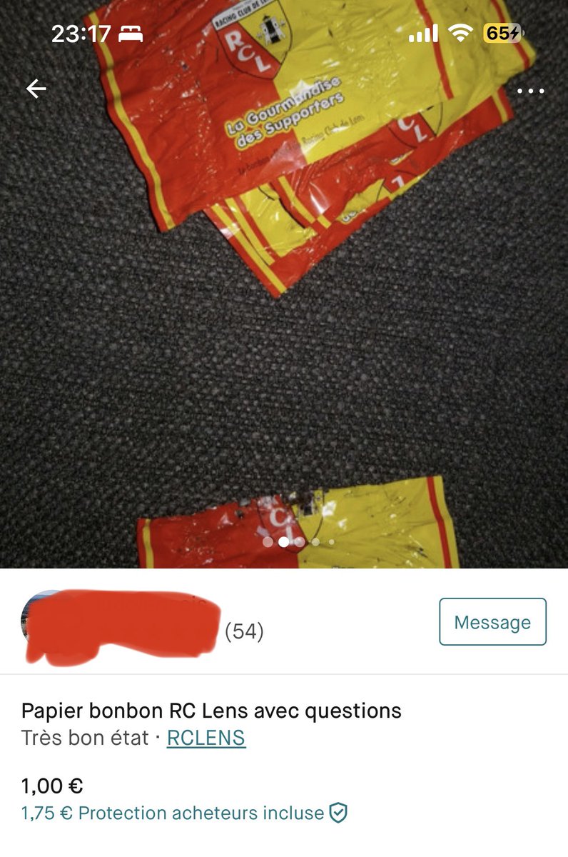 Je sais que le Racing est hypé cette saison, mais quand tu recherches un maillot pour tes enfants et que tu tombes là dessus, c’est extraordinaire 😂😭 #RCLens 

Les vieux paquets de bonbons c’est quand même un drôle de concept 😅Et l’Ecocup au double de prix …🤔🤔