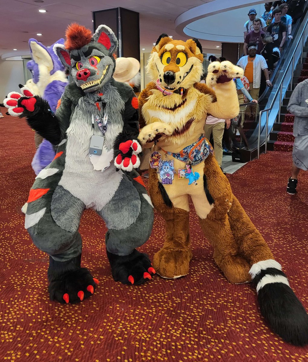 darigankyrii's tweet photo. Spotted another fun @ColoredCreature base smiley suit! https://t.co/1FuSPmzvEf