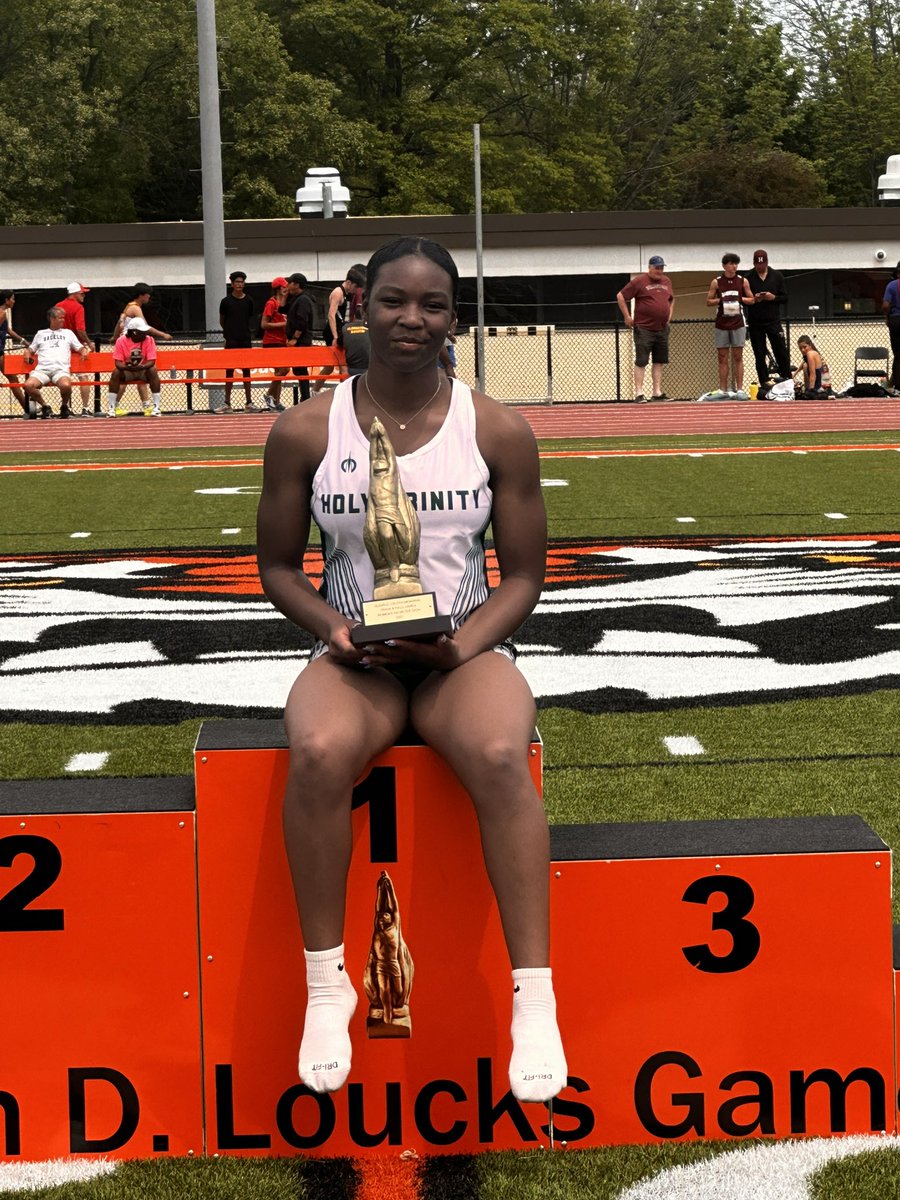 bpfitcoaching's tweet photo. Oh what a Day @TheLoucksGames @logansophiaaa 11.75💨💨💨💨@HTHS_Athletics #proudcoach #speedisking https://t.co/gA43q9CTkx