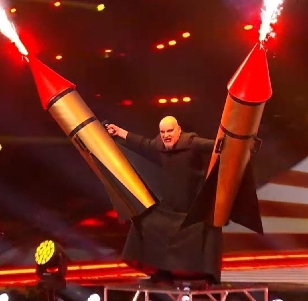 beachapea1's tweet photo. donde habéis escondido a los pitufos  me cagó en la hostia
 #Eurovision2023 https://t.co/Qvvxci8CH5